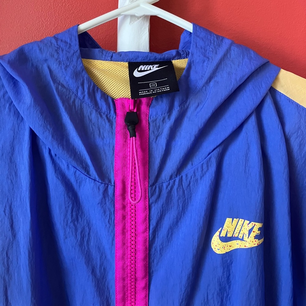 Retro Nike windbreaker
